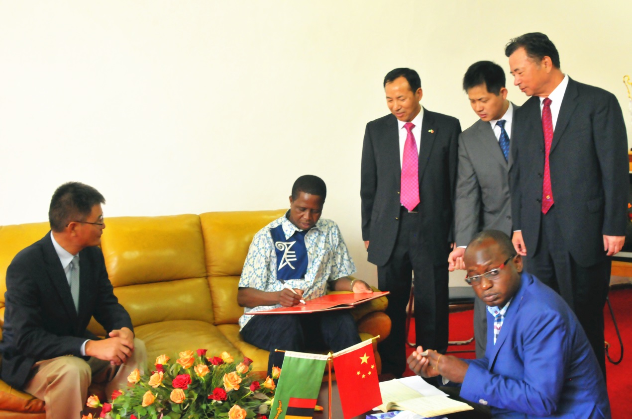 His Excellency Zambian President Edgar C. Lungu Paid a Research Visit to NFCA, a Company Invested by our Corporation